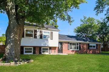 875 MAPLE DR GREENFIELD, IN 46140